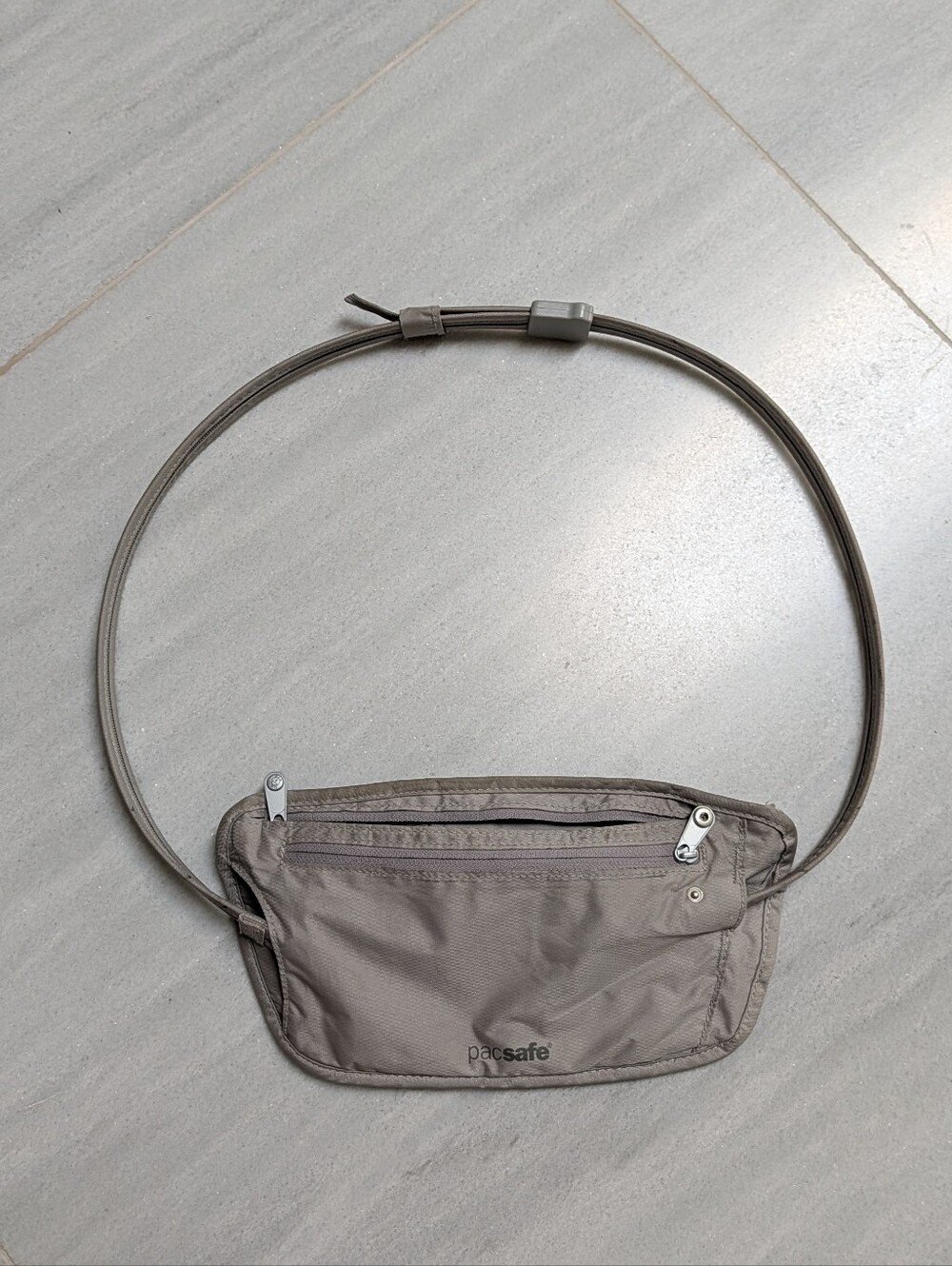 PACSAFE money travel belt RFID blocking